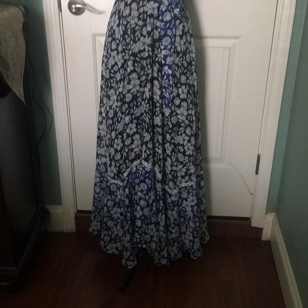 Stunning Gabby Skye floral maxi dress size 4 - Picture 2 of 16